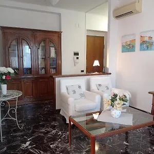 Apartment Down Town Emily, La Spezia